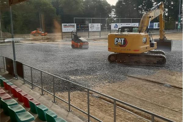 Aanleg kunstgras voetbalveld - Sportinfrabouw NV